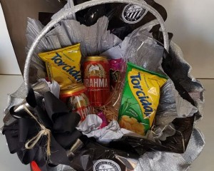 18- cesta do operário com cerveja, petisco e bombons 